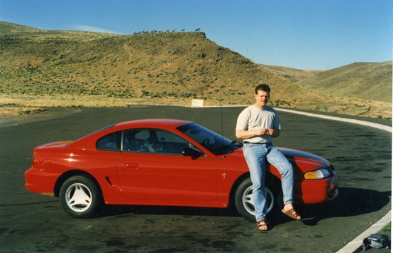 mustang1.jpg